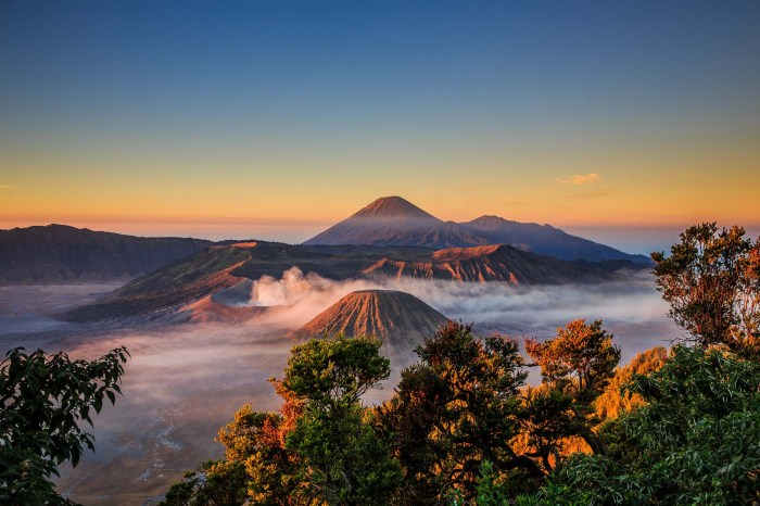 Bromo mount indonesia sunrise java east mt