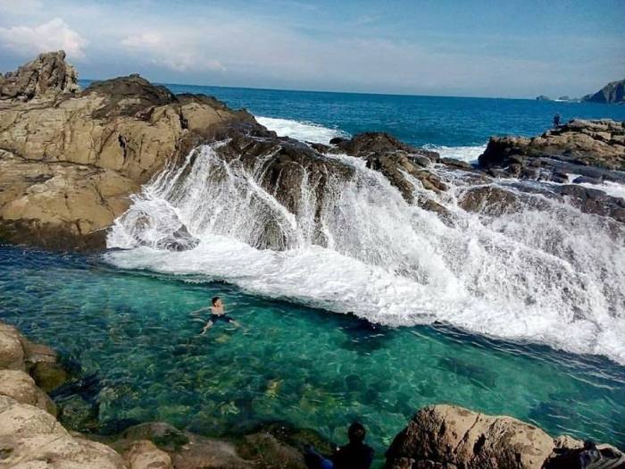 Pantai wediombo kidul gunung jogja ujung yogyakarta terletak surga adalah